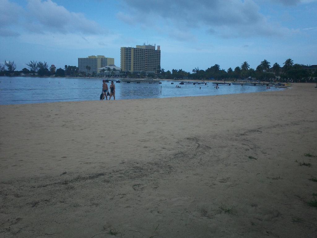 Turtle Towers Lejlighed Ocho Rios Eksteriør billede